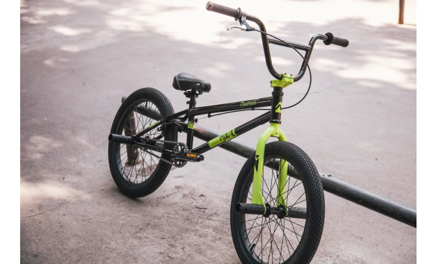 NOVATRACK PIXEL BMX 2022, рама 10", черный